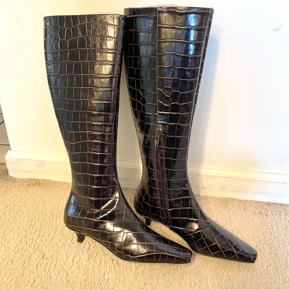 BNIB TOTEME Brown 'The Slim' Knee-High Boots - Picture 2 of 9